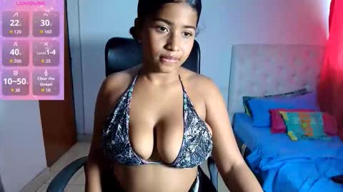 Snapshot of naughty_brownie chatting on September 15, 6:48 pm naughty brownie online show from September 15, 6:48 pm