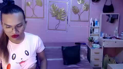 naughty_lorien143 online show from October 26, 10:22 am
