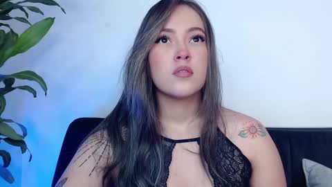 LANAindependent model online show from March 12, 11:09 am