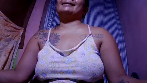 naughtymom_33 online show from August 1, 8:38 am