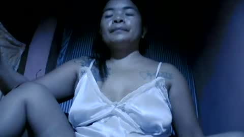 naughtymom_33 online show from August 2, 8:39 am