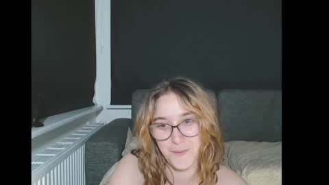 Snapshot of naughtyrapunzel7 chatting on September 12, 12:33 am Ella - Naughty Rapunzel online show from September 12, 12:33 am