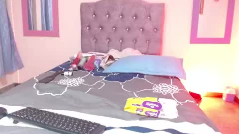 naya_10 online show from June 12, 9:34 pm