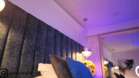 Juli  online show from April 1, 1:41 pm