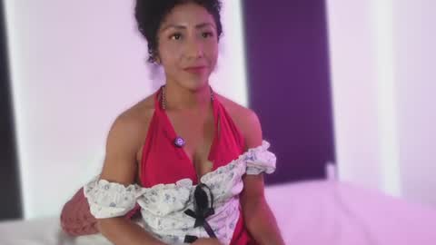 nayra_ online show from August 4, 2:45 pm