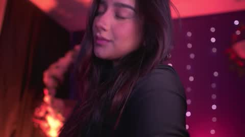 Nefertari online show from January 11, 11:37 am