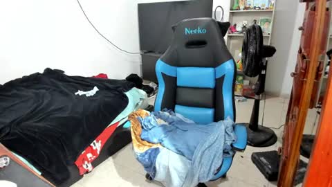 Geek Nicole    im Neeko UwU online show from June 21, 11:58 am