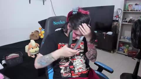 Geek Nicole    im Neeko UwU online show from January 11, 3:17 pm