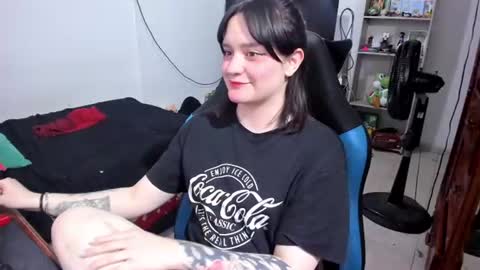 Geek Nicole    im Neeko UwU online show from August 4, 6:25 pm