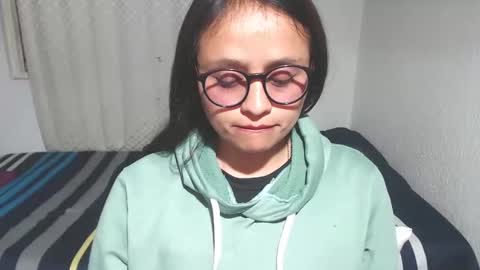 Snapshot of negrita_25 chatting on September 15, 11:12 pm Zoe online show from September 15, 11:12 pm