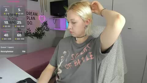 Kate online show from May 3, 8:56 pm