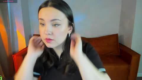 nelie_evans online show from April 13, 10:49 am