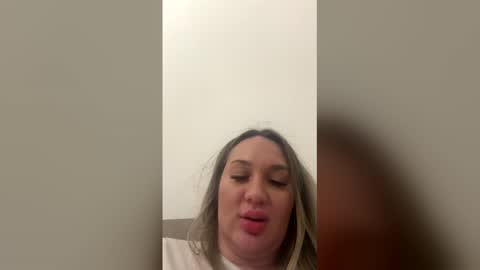 nellyextra online show from May 7, 8:34 pm