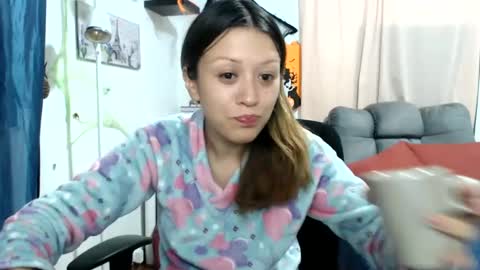 Snapshot of nena_lov chatting on October 3, 1:00 am Star online show from October 3, 1:00 am