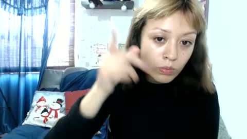 Snapshot of nena_lov chatting on December 18, 4:39 pm Star online show from December 18, 4:39 pm