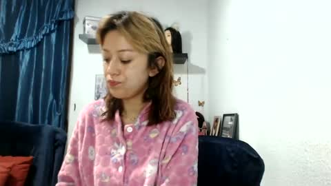 Snapshot of nena_lov chatting on March 3, 12:12 am Star online show from March 3, 12:12 am