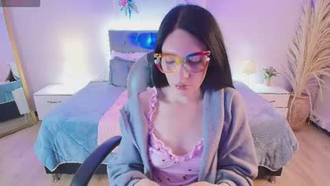 Sarah  online show from July 5, 2:51 am