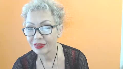 NessyJenixs online show from November 2, 9:23 am