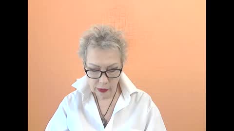 NessyJenixs online show from November 18, 8:26 am