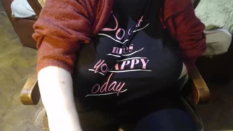 Snapshot of new_milf chatting on January 11, 4:14 pm Lilly online show from January 11, 4:14 pm