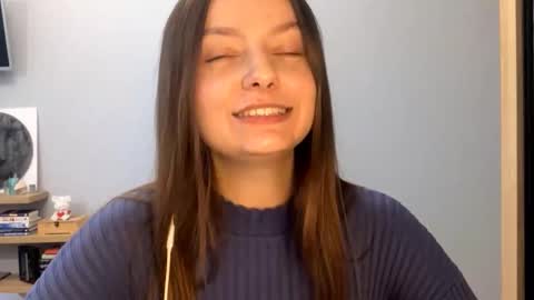 Agne online show from October 31, 2:10 pm