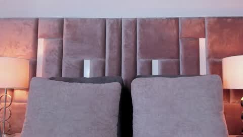 Nia online show from November 5, 12:43 pm