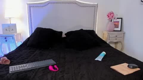 Nia Malkova online show from April 23, 12:29 pm