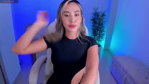 Nia  online show from October 7, 3:11 am