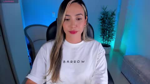 Nia  online show from October 9, 1:32 am