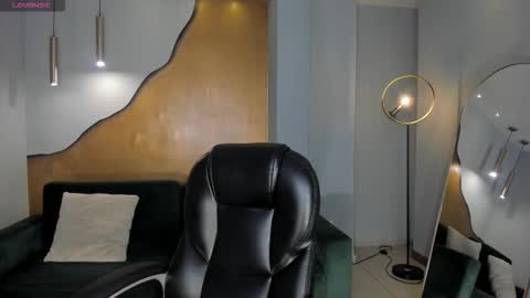 Call me Nia  online show from February 5, 3:20 am