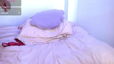Snapshot of nickeymoon chatting on September 29, 9:53 pm Nicole Silvermoon online show from September 29, 9:53 pm