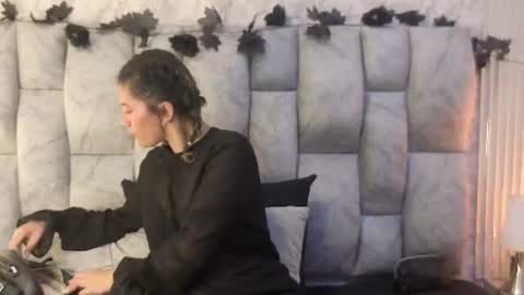 nickollsaenz online show from July 5, 3:46 am
