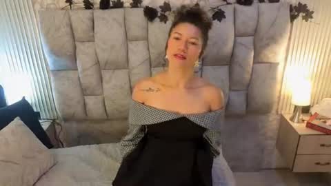 nickollsaenz online show from July 12, 8:26 am