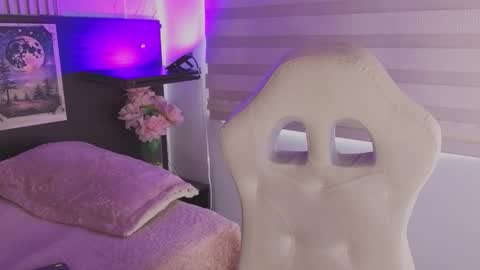 Snapshot of nicky_as chatting on October 15, 2:19 pm nicky_as online show from October 15, 2:19 pm