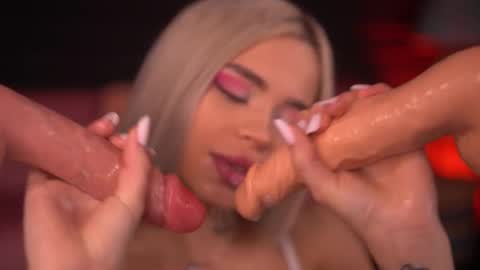 Nicky online show from November 15, 8:10 pm