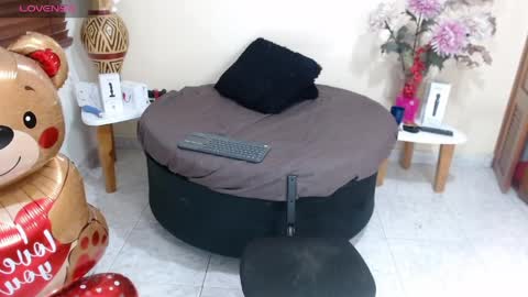 Nicole Santana online show from June 5, 10:49 pm