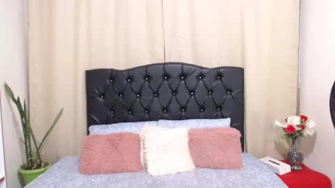 Snapshot of nicolechanell271 chatting on September 22, 6:17 pm Nicole Chanel online show from September 22, 6:17 pm