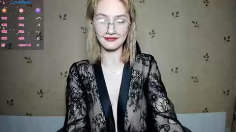 NicoleDavis online show from June 30, 7:35 pm