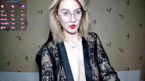 NicoleDavis online show from July 5, 7:19 pm