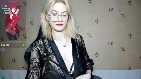 NicoleDavis online show from August 1, 7:27 pm