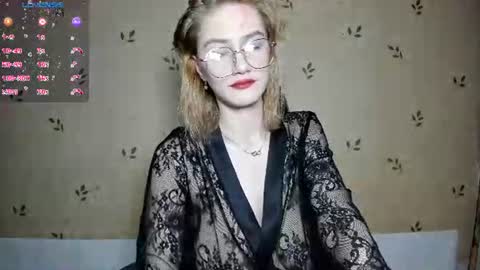 NicoleDavis online show from June 27, 7:20 pm