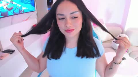 Nicolle online show from May 11, 9:56 pm