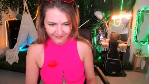 nicolehits online show from May 4, 1:15 pm