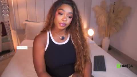 nicoleth18 online show from May 15, 3:43 am
