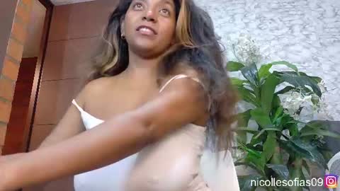 nicolle4 online show from August 1, 4:58 am