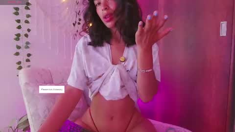 Nicolle online show from July 11, 11:10 am