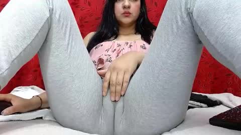 Snapshot of nicolleowens chatting on October 29, 11:29 pm NICOLLE online show from October 29, 11:29 pm