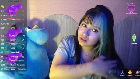 Snapshot of nicte_t chatting on October 9, 9:30 pm Nic online show from October 9, 9:30 pm
