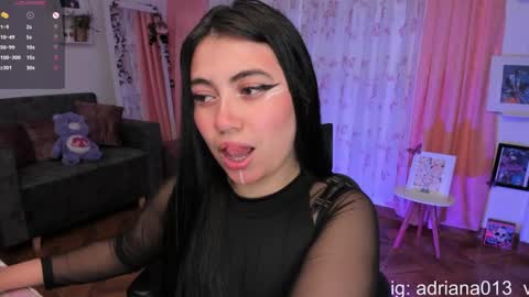 Snapshot of nidrii_07 chatting on September 10, 4:45 am      900   300   online show from September 10, 4:45 am