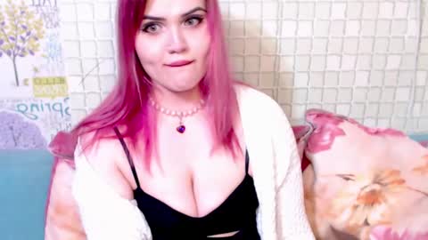 Snapshot of night_shine chatting on December 5, 1:47 am night_shine online show from December 5, 1:47 am